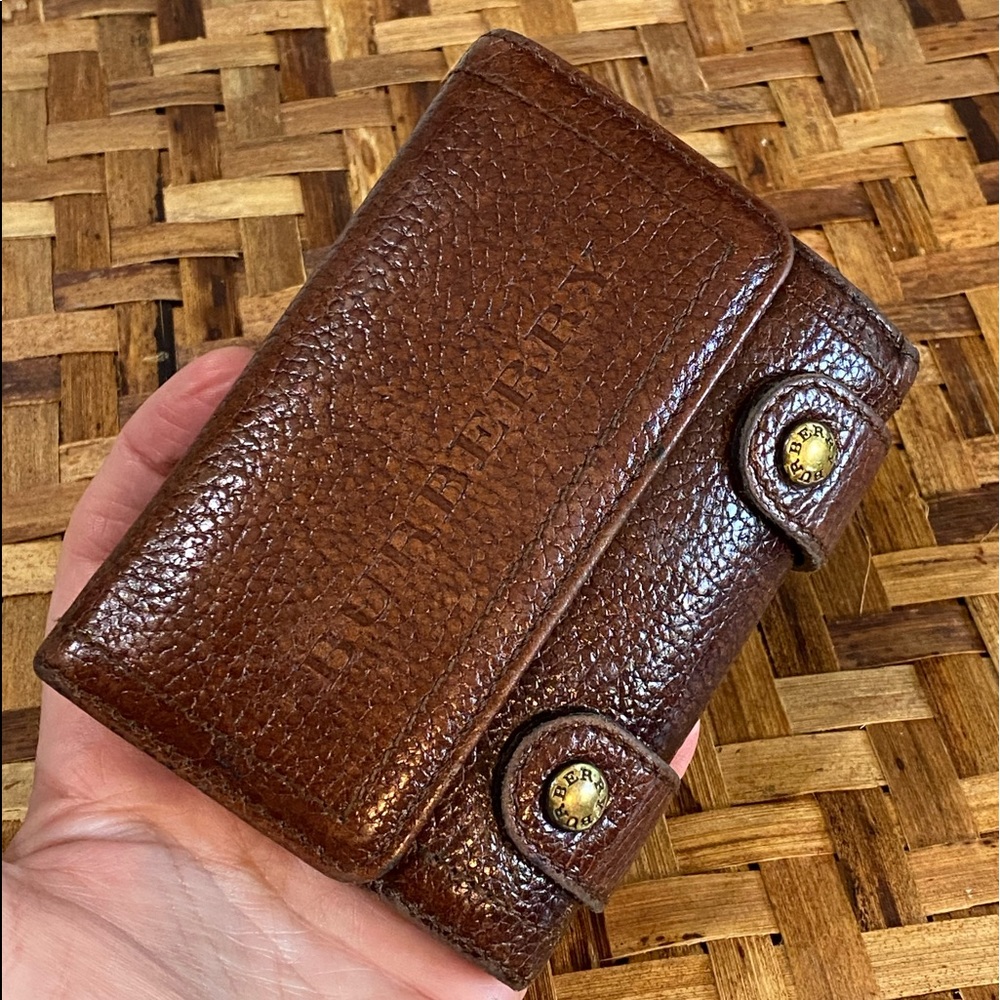 Burberry leather womens wallet compact size pebbled leather GUARANTEED AUTHENTIC